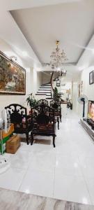 CHỦ CẦN BÁN GẤP NHÀ PHỐ LÊ DUẨN 53.3/56M X 4 TẦNG CHỈ CÒN 8.8 TỶ - NHÀ ĐẸP 2 MẶT THOÁNG - SỔ ĐỎ VUÔNG VẮN, NỞ HẬU NHẸ - CÁCH CÔNG VIÊN THỐNG NHẤT 300M  